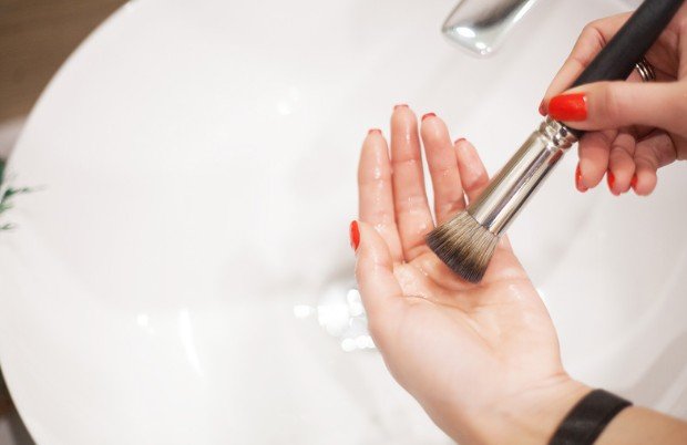 Step-by-Step: How to Clean Makeup Brushes Properly
