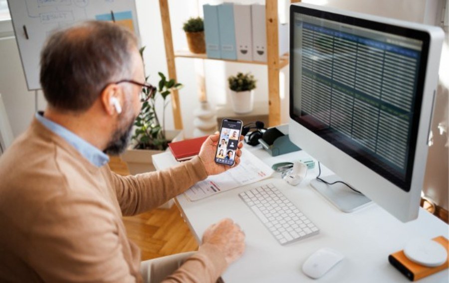 The Reality of Remote Work: How to Balance Productivity and Wellbeing at Home